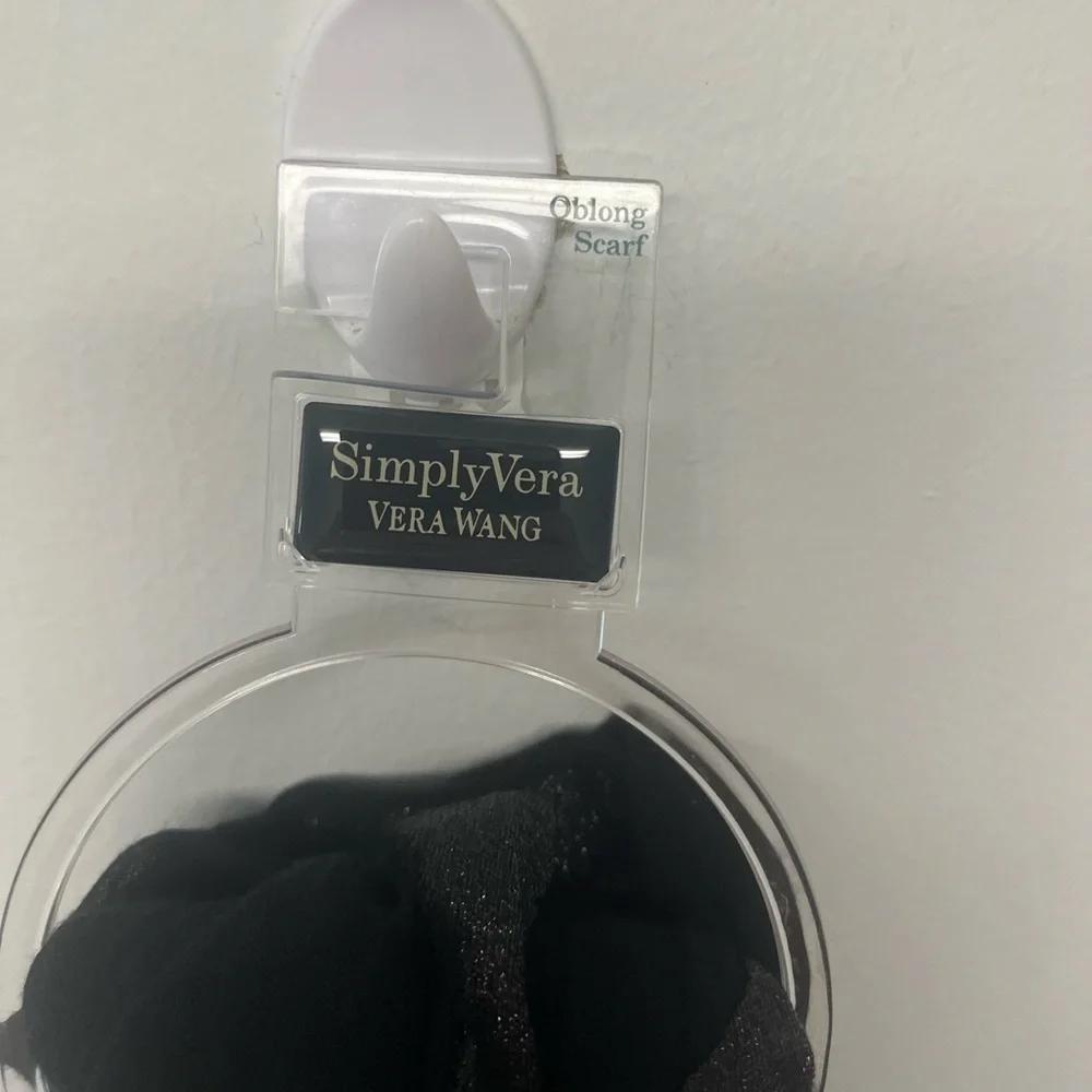 FREE With Bundle of 3! NWT Simply Vera Wang Scarf